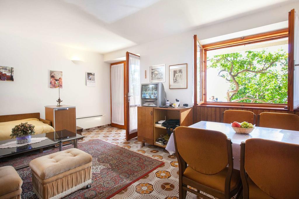 Holiday Home Luma بودغورا الغرفة الصورة